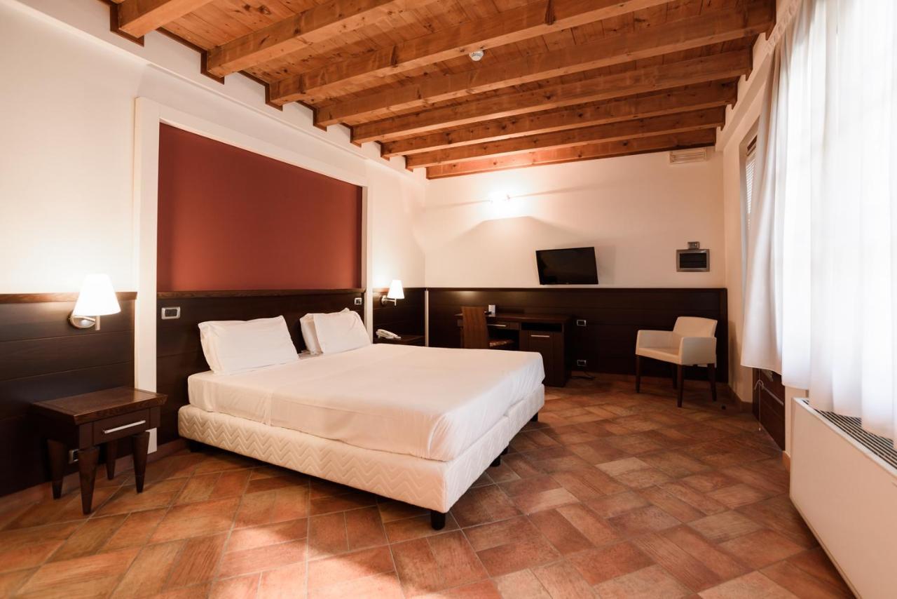 Country Hotel Castelbarco Vaprio dʼAdda Εξωτερικό φωτογραφία